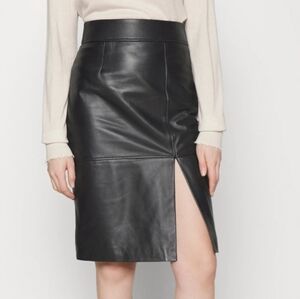 ❄️Sale❄️NWT Hugo BOSS Leather Pencil Skirt Setora Style - Dark Blue, Looks Black